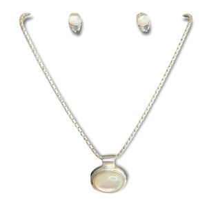 Roman Silvertone & Shell 18” Necklace and Earring Matching Set